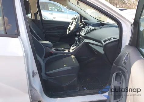 2013 Ford Escape S z USA, uszkodzony, nr VIN 1FMCU0F78DUD87641